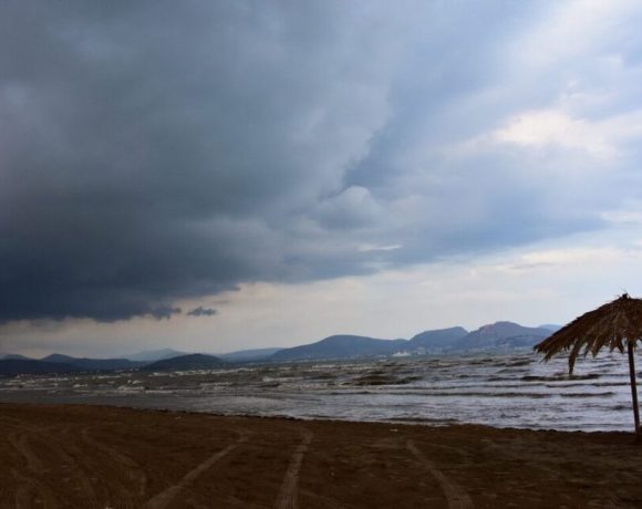 Καιρός: Η «ψυχρή λίμνη» σαρώνει τη χώρα – Κίνδυνος για νέες πλημμύρες